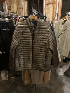 Eddie Bauer Men's Microlight EB650 Down Packable Puffer Jacket Green Brown Large